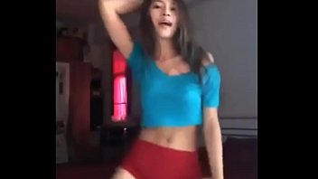 GORGEOUS SKINNY ASIAN TEEN DOING SEXY NN DANCE