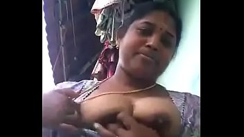 VID-20180623-PV0001-Vikravandi (IT) Tamil 37 yrs old married hot and sexy housewife aunty Mrs. Eswari showing her boobs sex porn video-1