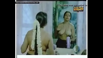 VID-20190725-PV0001-Chennai (IT) Tamil 37 yrs old married hot and sexy housewife aunty showing her boobs sex porn video