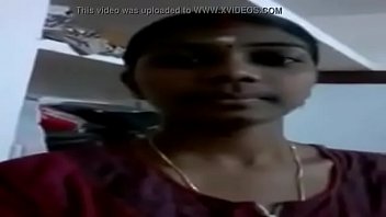 VID-20160127-PV0001-Mamandur (IT) Tamil 19 yrs old unmarried hot and sexy girl Ms. Valli showing her boobs to her lover Akhilan via MMS sex porn video