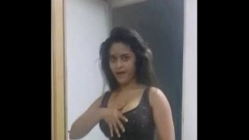 .com – Sexy Indian Babe Navneeta Dancing Shaking BigTits