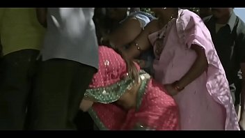 Ramya sri boobs popout from telugu movie o malli