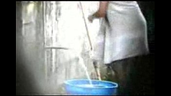 vecinita espiada lavandose su panochita by zonakaoz mpeg4