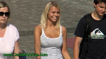 Busty beautiful teen candid blonde cleavage bouncing boobs