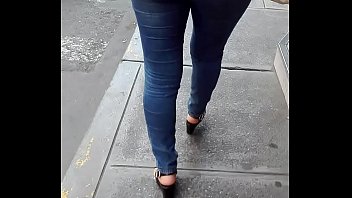 Caminando en jeans