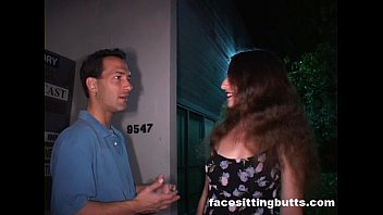 Lonely milf acts like a slut on the first date