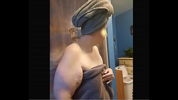 Rus Yaşlı Kadın Olga Banyo Yapıyor Rus Porno