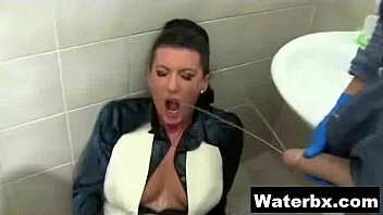 Enchanting Piss Hungry Sexy Chick XXX